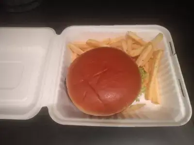 5 Hapa: Burger I Plotë + Fërgimi I Furrës Me Furrë Të Përsosur : Burger i tërë i mbetur i TGI të premten i ruajtur për një natë në frigorifer