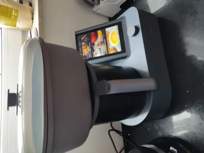 Xiaomi MIJIA cooking robot review: Better than Thermomix? : Receipt selection on the Xiaomi cooking robot integrated touch screen