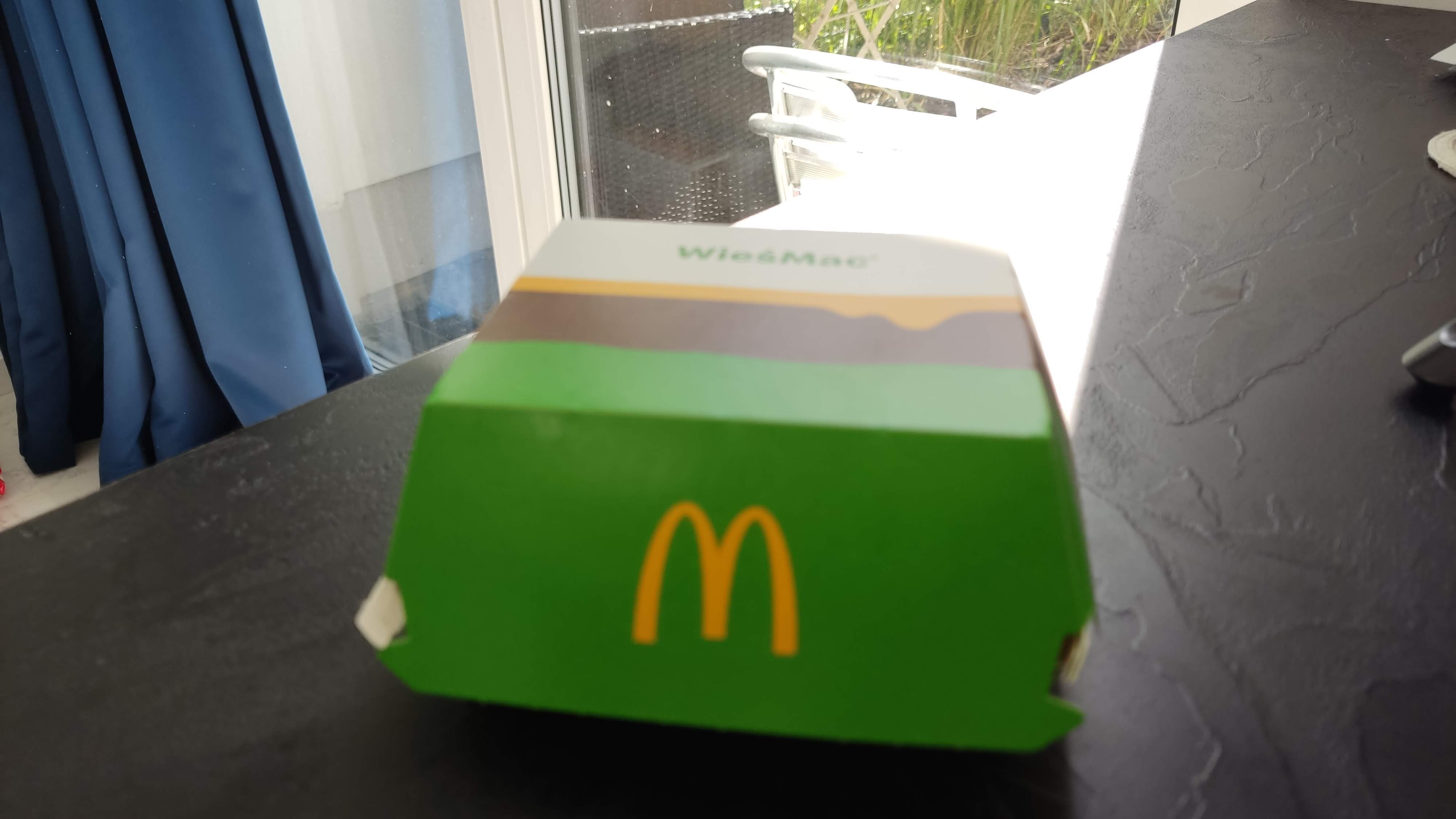 The WieśMac (VillageMac): A Taste of Tradition in Poland's McDonald's : Wieś Mac closed box
